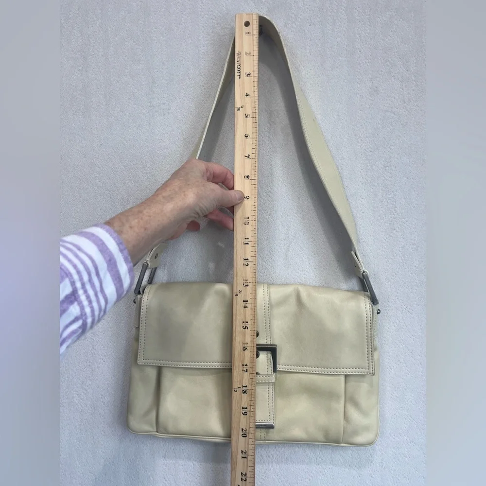 Frances Cobiasia Classic Leather Cream Shoulder Hobo Buckle Bag Made in Italy